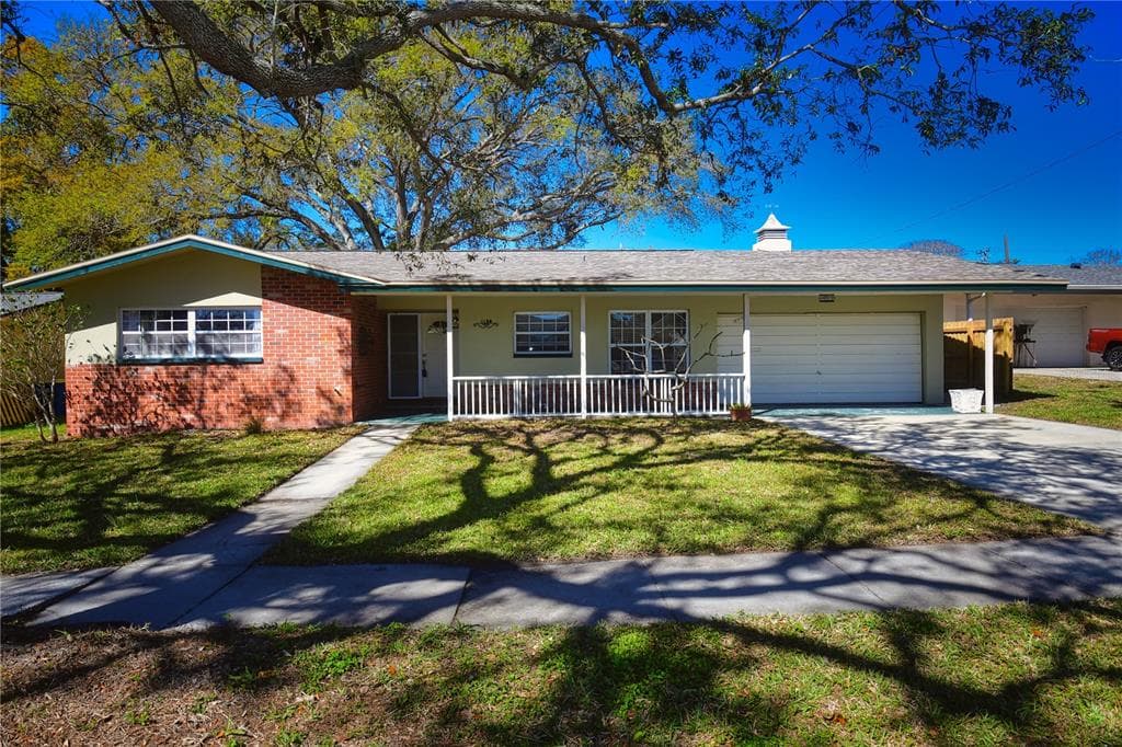 1108 LIVE OAK COURT CLEARWATER, FL 33756