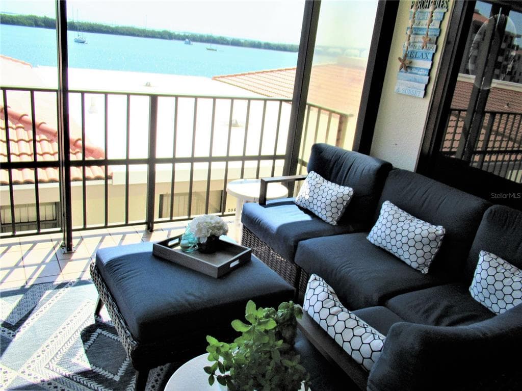 6291 BAHIA DEL MAR CIRCLE UNIT 303 ST PETERSBURG, FL 33715