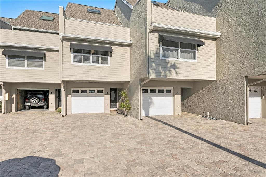 360 8TH AVENUE N UNIT 3 TIERRA VERDE, FL 33715