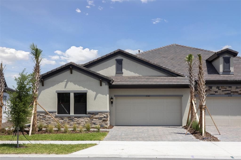 35587 STABLETON LANE ZEPHYRHILLS, FL 33541