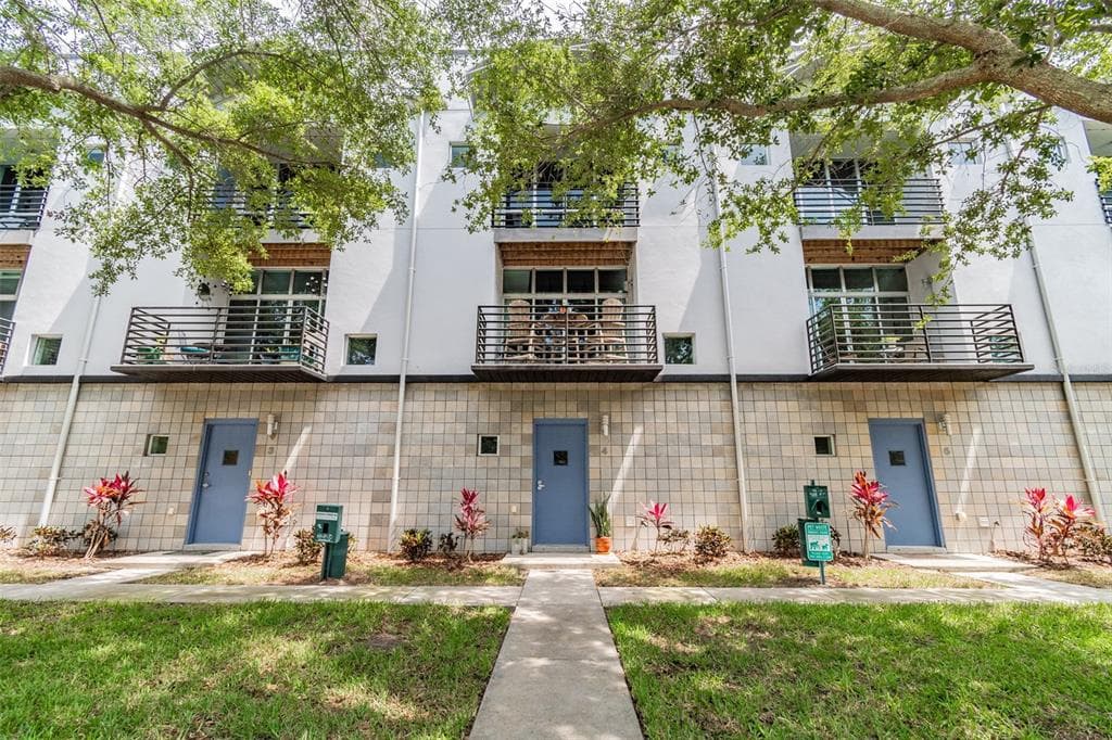 5008 S MACDILL AVENUE UNIT 4 TAMPA, FL 33611