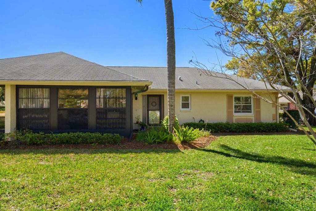 1366 CARLISLE COURT