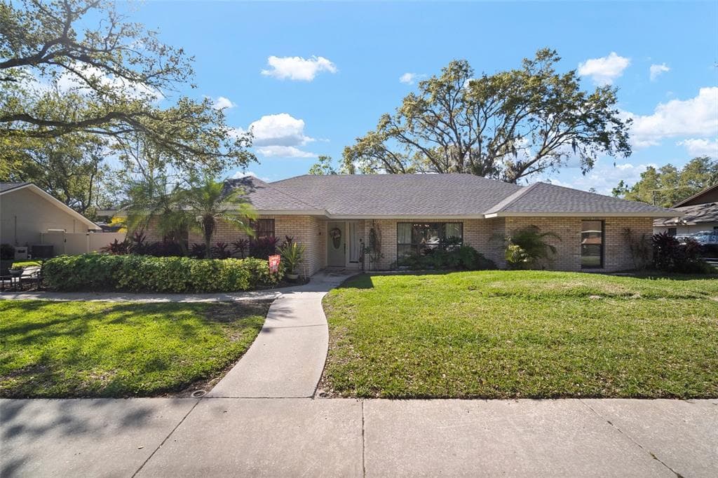 2604 MANOR OAK DRIVE VALRICO, FL 33596