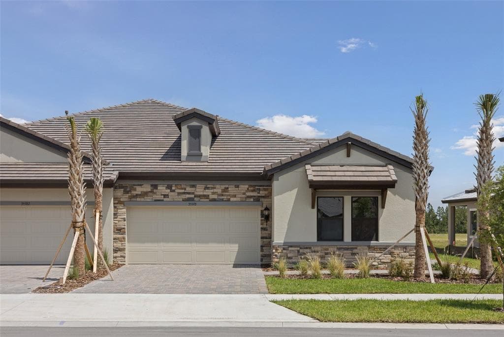35593 STABLETON LANE ZEPHYRHILLS, FL 33541