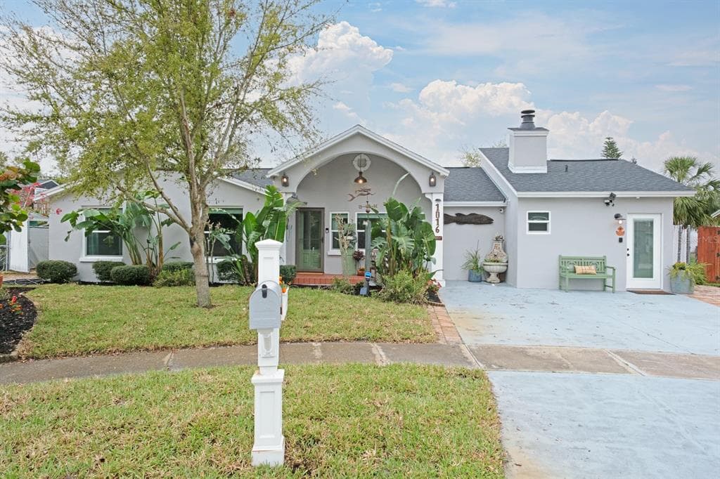 1016 GREENLEAF WAY TARPON SPRINGS, FL 34689