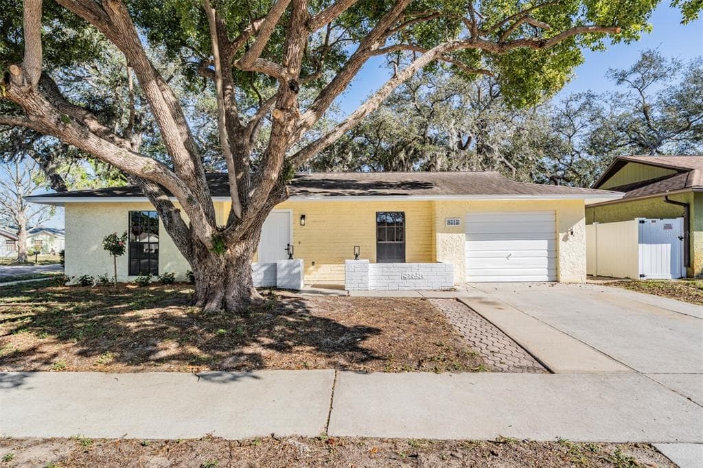 8515 HONEYBEE LANE PORT RICHEY, FL 34668