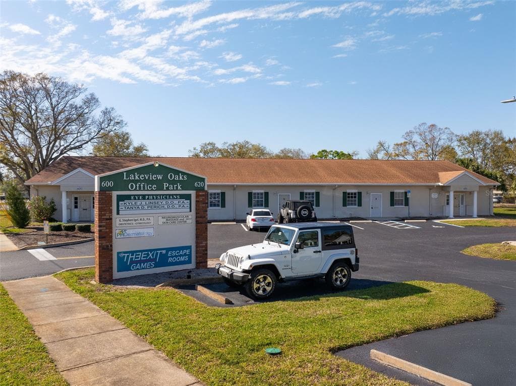 600 LAKEVIEW ROAD UNIT 2B CLEARWATER, FL 33756