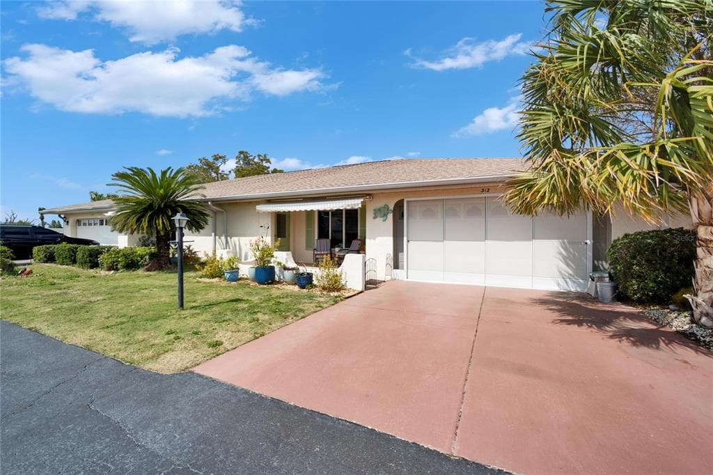 312 FAIRSIDE COURT UNIT 12 SUN CITY CENTER, FL 33573