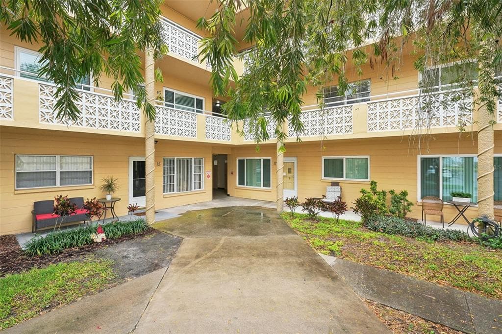 2467 FINLANDIA LANE UNIT 43 CLEARWATER, FL 33763