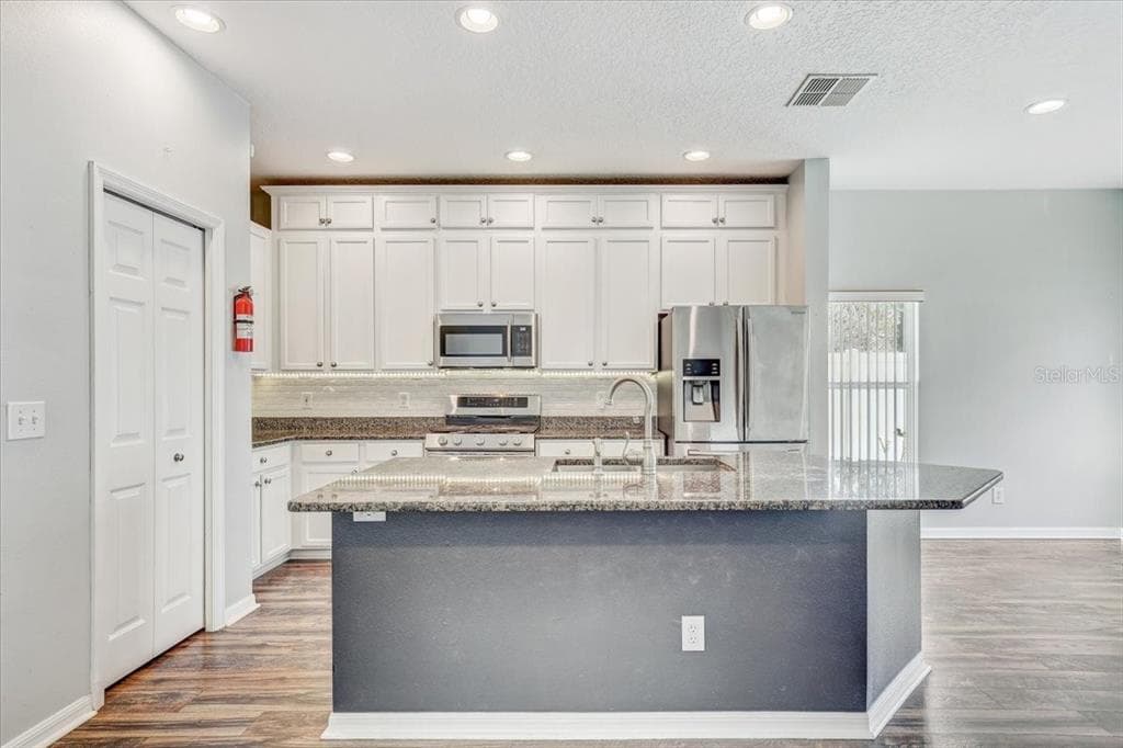 10810 MOSS ISLAND DRIVE RIVERVIEW, FL 33569