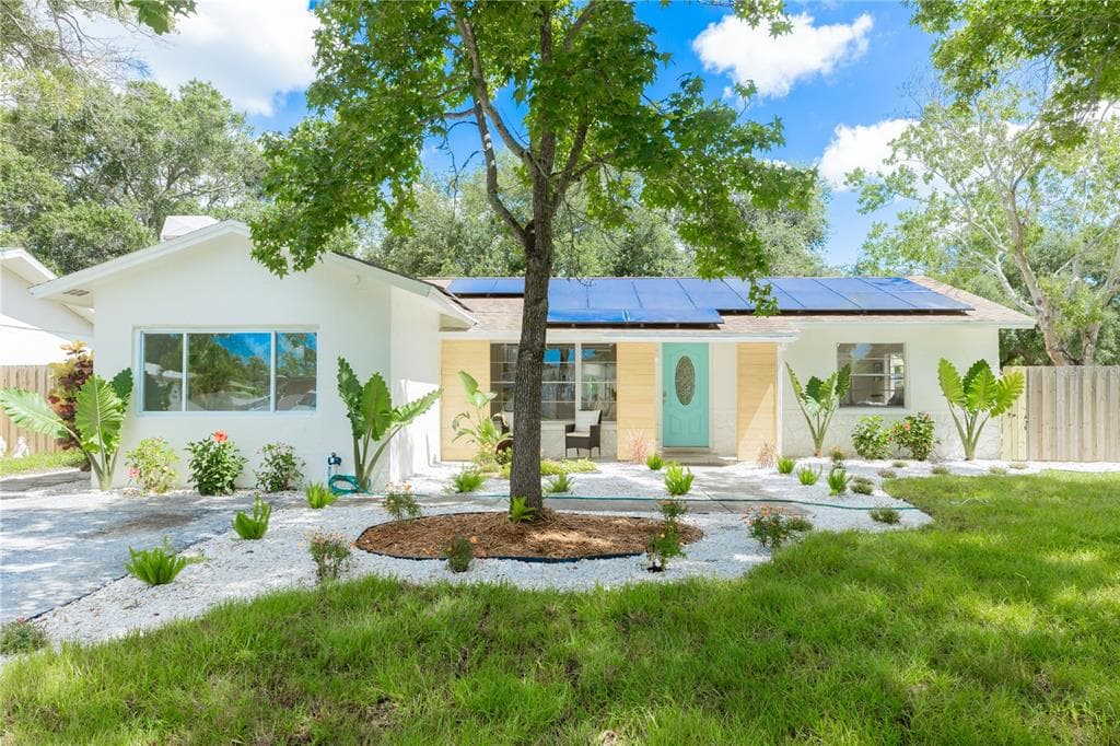 7957 COTTONWOODE DRIVE LARGO, FL 33773