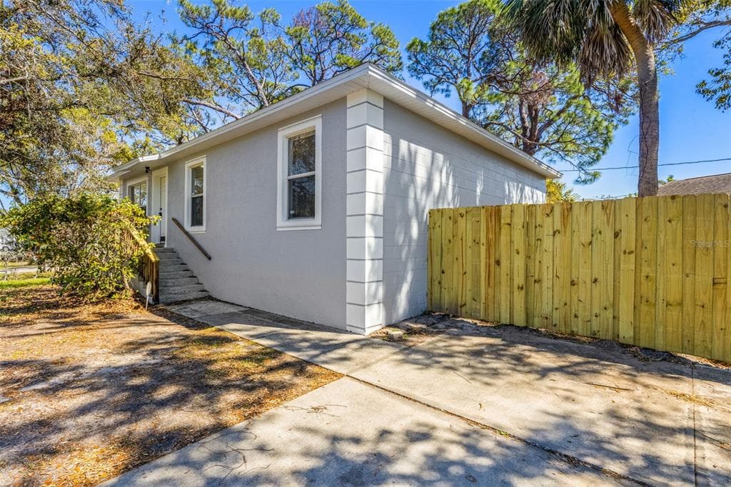 750 E HARBOR DRIVE S ST PETERSBURG, FL 33705