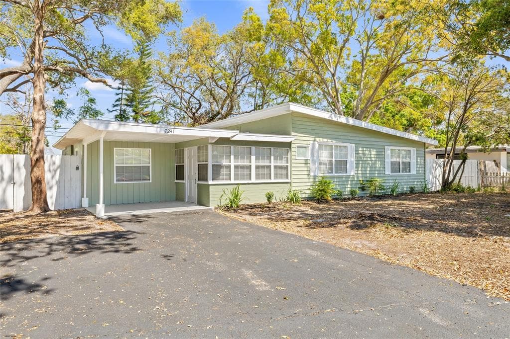 7241 12TH AVENUE N ST PETERSBURG, FL 33710