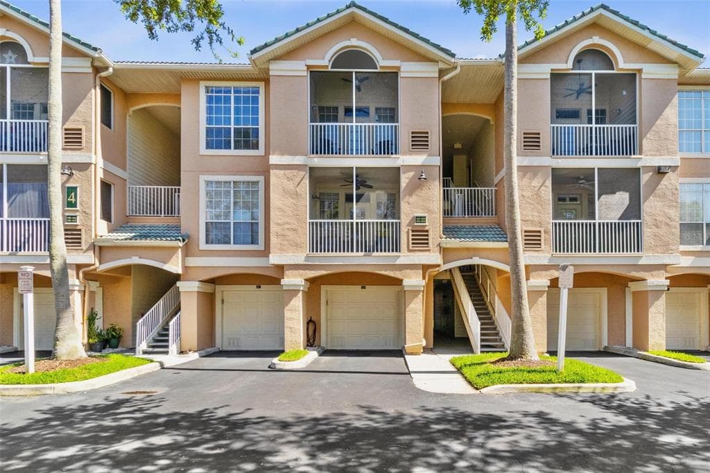 4204 BAY CLUB CIRCLE TAMPA, FL 33607