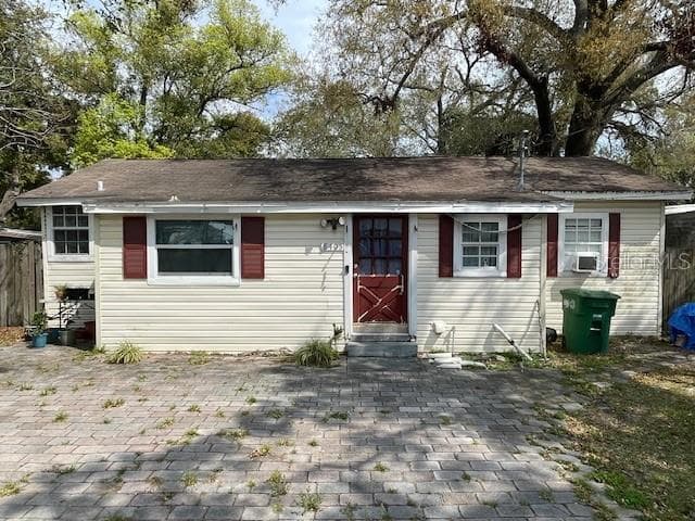 8405 N WILLOW AVENUE TAMPA, FL 33604