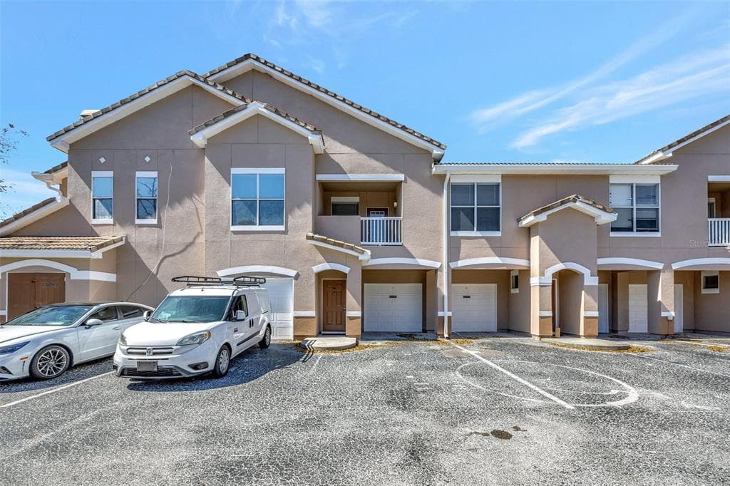 18112 VILLA CREEK DRIVE UNIT 18112 TAMPA, FL 33647