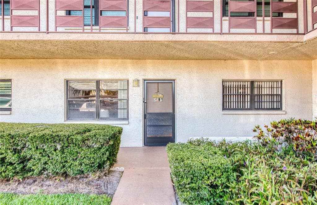 7975 58TH AVENUE N UNIT 111 ST PETERSBURG, FL 33709