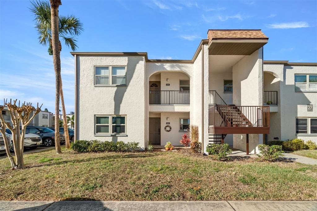 7701 STARKEY ROAD UNIT 526 SEMINOLE, FL 33777
