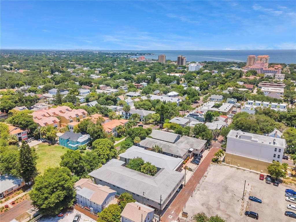 224 6TH AVENUE N UNIT 13 ST PETERSBURG, FL 33701