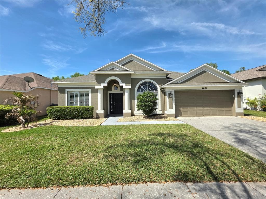 1227 BIG CREEK DRIVE WESLEY CHAPEL, FL 33544
