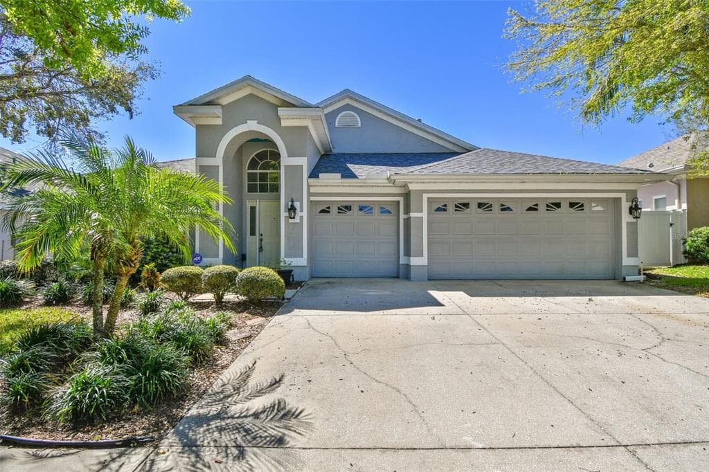 1210 PARADISE LAKE DRIVE TARPON SPRINGS, FL 34689