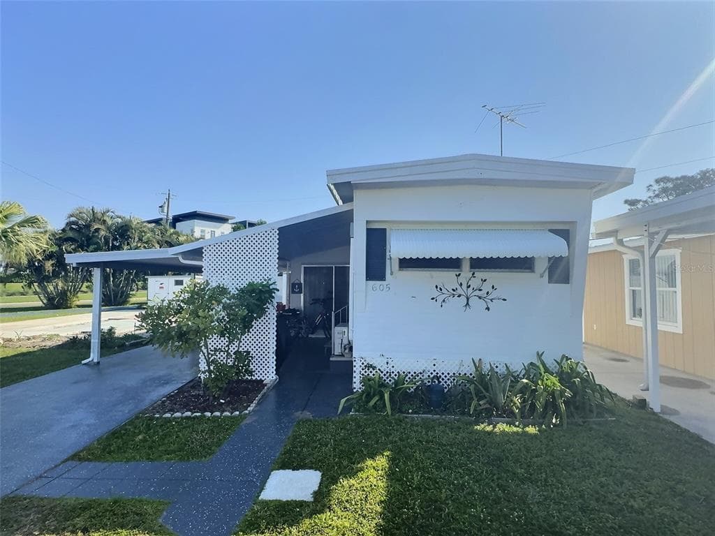 770 32ND AVENUE S UNIT 605 ST PETERSBURG, FL 33705