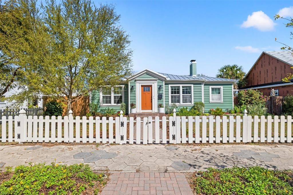 777 29TH AVENUE N ST PETERSBURG, FL 33704