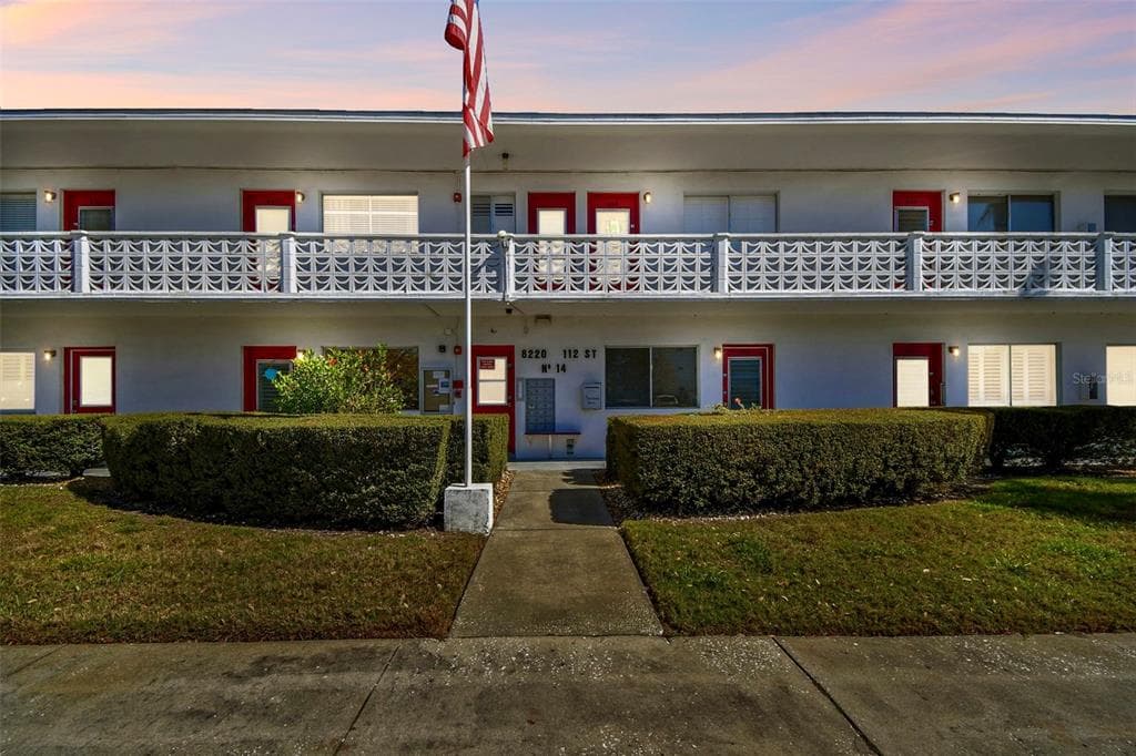 8220 112TH STREET N UNIT 206 SEMINOLE, FL 33772