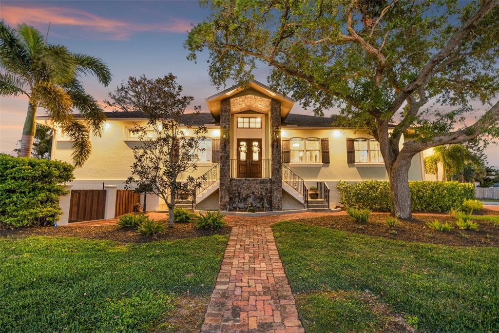 4301 CARSON STREET NE ST PETERSBURG, FL 33703