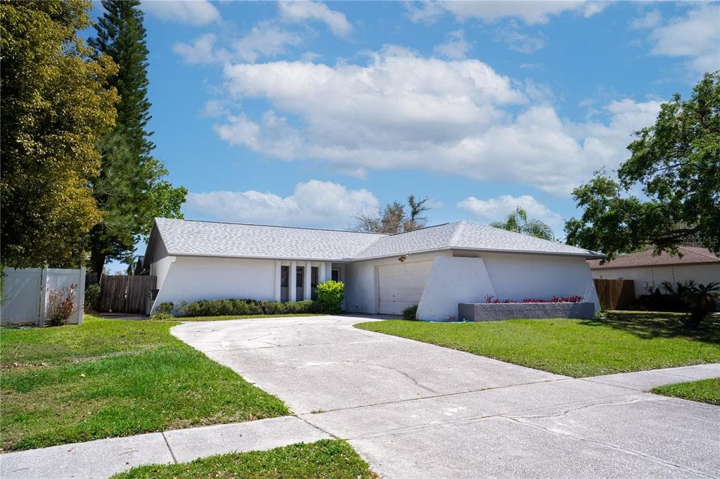 15803 BRIDGEWATER LANE TAMPA, FL 33624