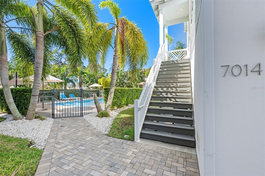 7014 GREVILLA AVENUE S SOUTH PASADENA, FL 33707