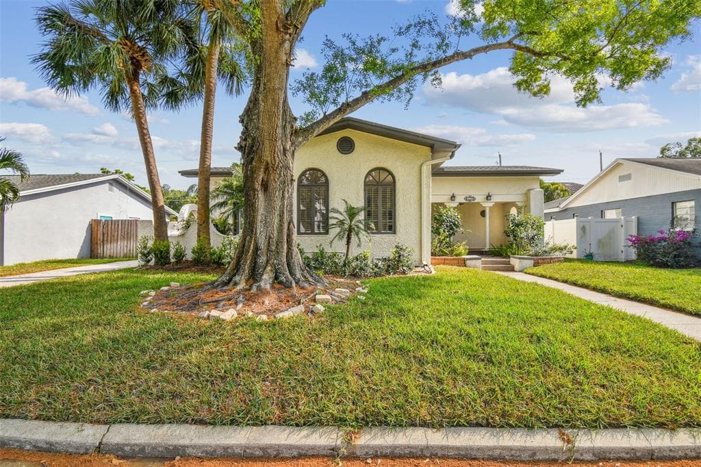 3120 S JULIA CIRCLE TAMPA, FL 33629