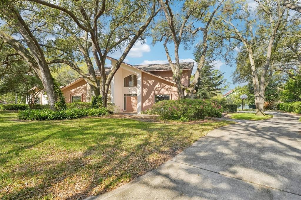 2112 LAURENCE DRIVE CLEARWATER, FL 33764