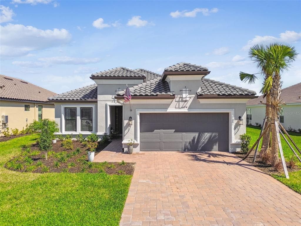 4574 FRECCIA LOOP WESLEY CHAPEL, FL 33543