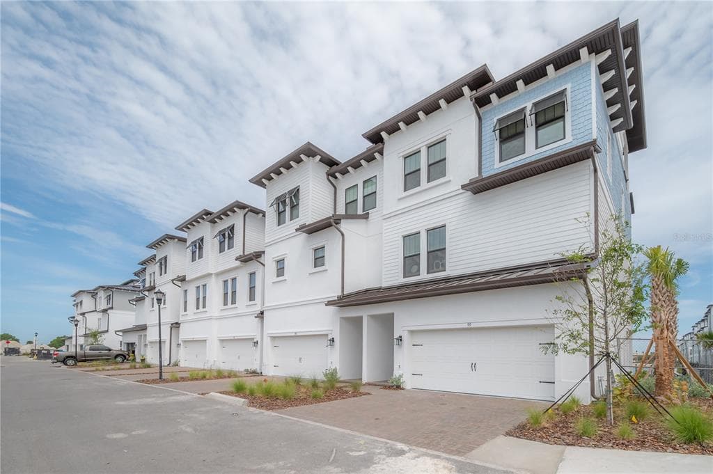 5351 BRIDGE STREET UNIT 99 TAMPA, FL 33611