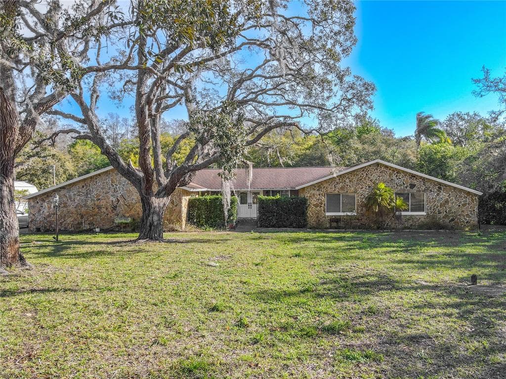 10100 GROVE DRIVE PORT RICHEY, FL 34668
