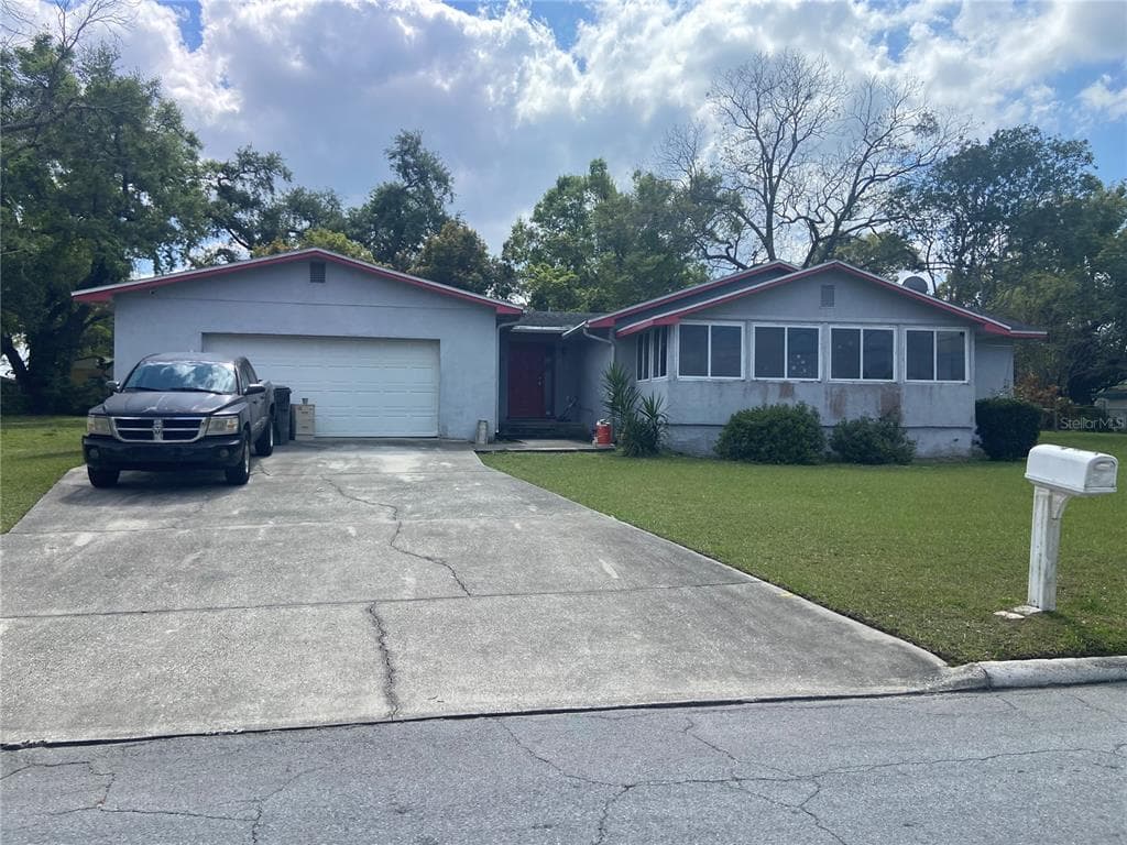 1024 W 13TH STREET LAKELAND, FL 33805