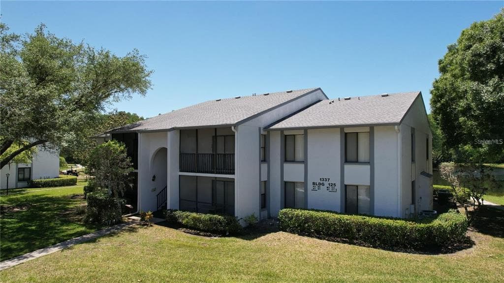 1337 PINE RIDGE CIRCLE E UNIT D2 TARPON SPRINGS, FL 34688