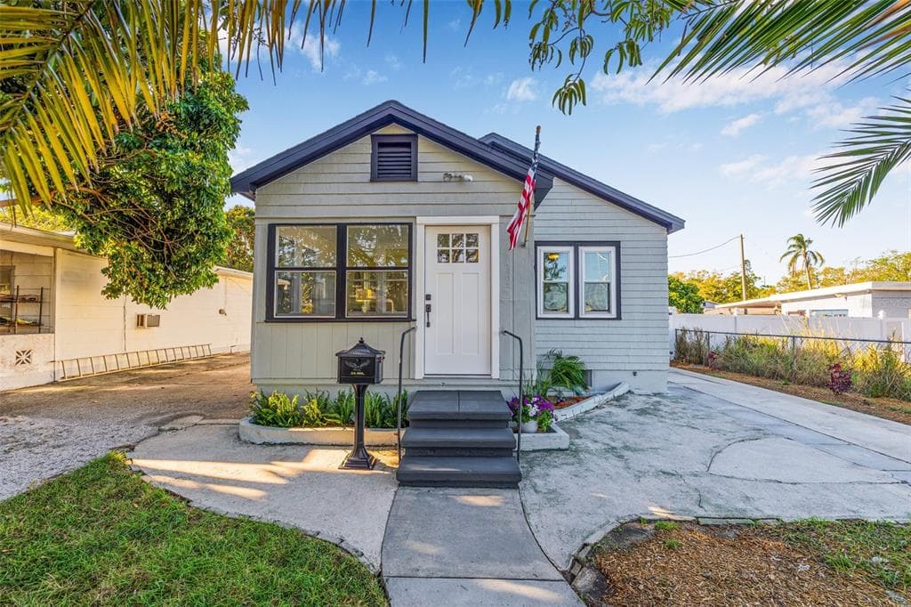2734 17TH AVENUE N ST PETERSBURG, FL 33713