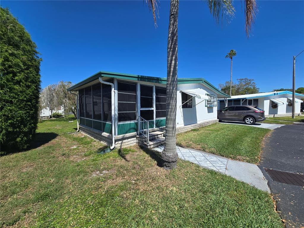 5211 WISTERIA CIRCLE NEW PORT RICHEY, FL 34653