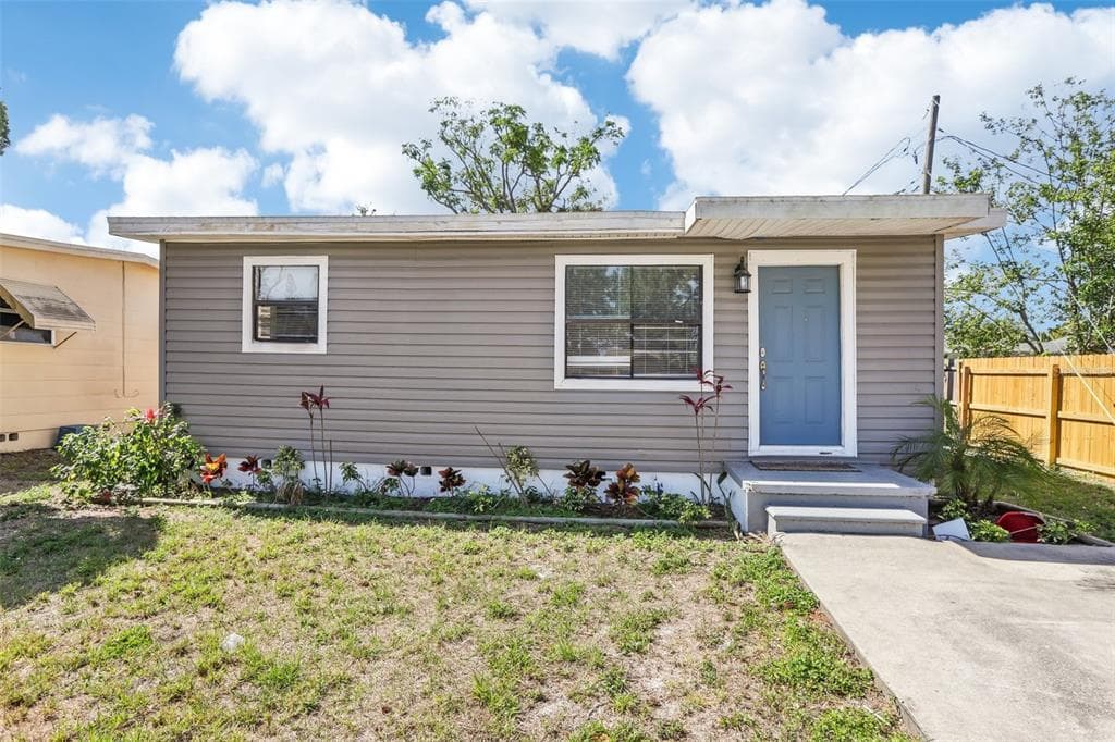 2726 25TH AVENUE N ST PETERSBURG, FL 33713