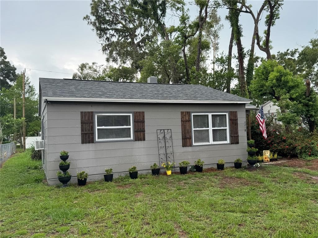 4218 2ND AVENUE S ST PETERSBURG, FL 33711