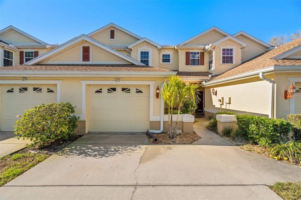 672 SPRING LAKE CIRCLE TARPON SPRINGS, FL 34688