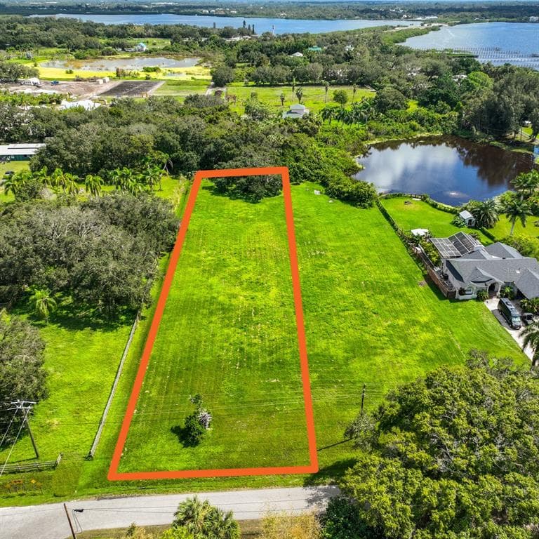 1484 CENTER ROAD TERRA CEIA, FL 34250