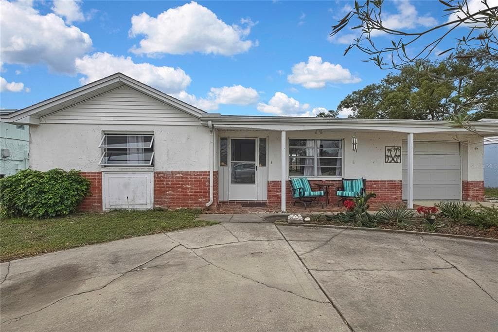 7234 IVANHOE DRIVE PORT RICHEY, FL 34668