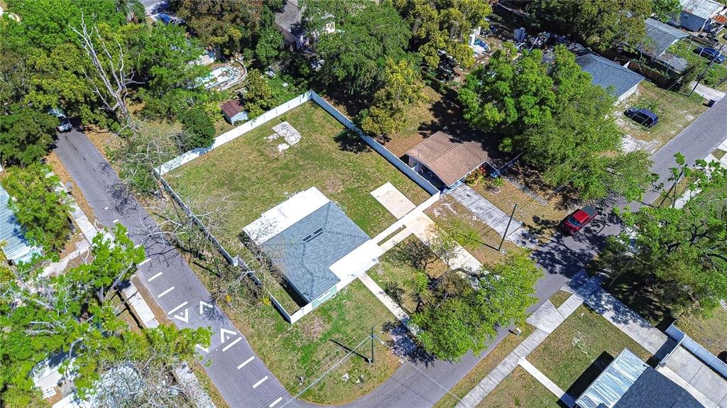 1702 E FRIERSON AVENUE TAMPA, FL 33610