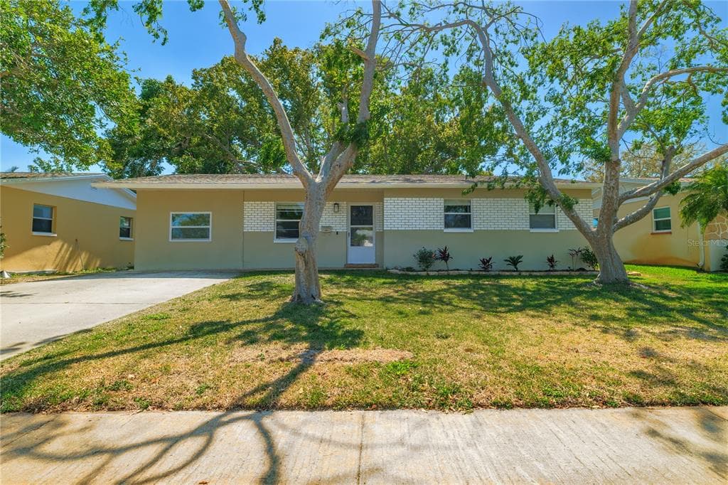 11114 FREEDOM WAY SEMINOLE, FL 33772