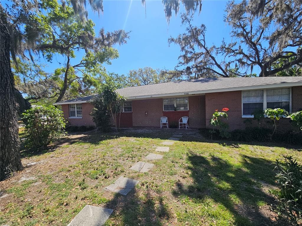 5306 OAKWOOD COURT UNIT 21 TAMPA, FL 33610
