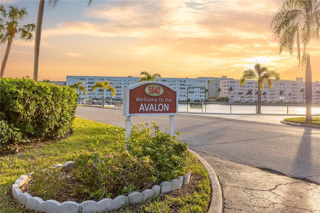 5840 30TH AVENUE S UNIT 305 GULFPORT, FL 33707