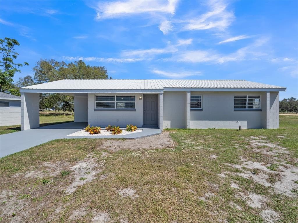 45 QUEENS COURT FROSTPROOF, FL 33843